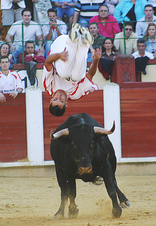 Iván Sánchez ejecutando un salto mortal hace 10 años.
